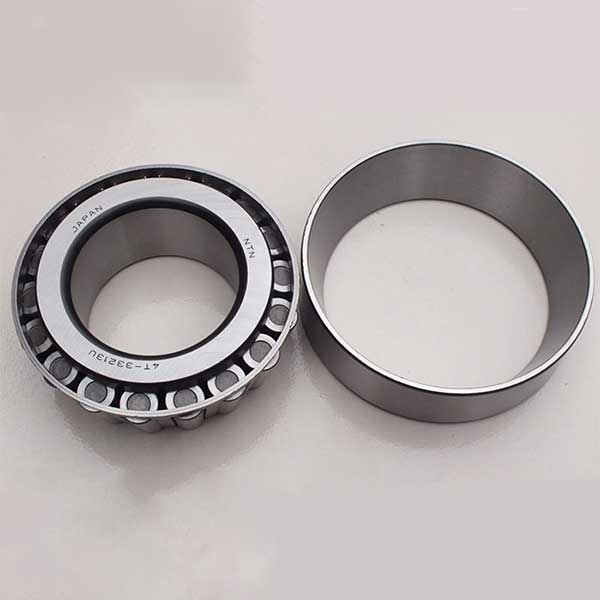 Original Japan NTN tapered roller bearing 4T-33213U