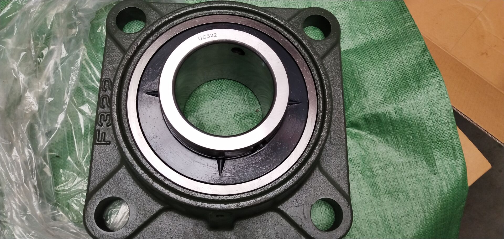 UCF. 322 Plummer block and flanged housing units China industry